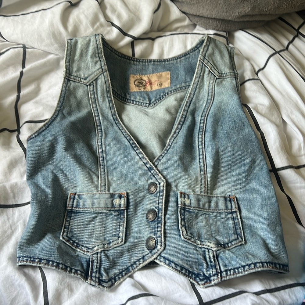 vintage elena gilbert gap denim vest!